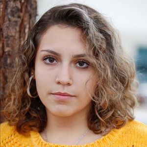 Meet your Posher, Chloe